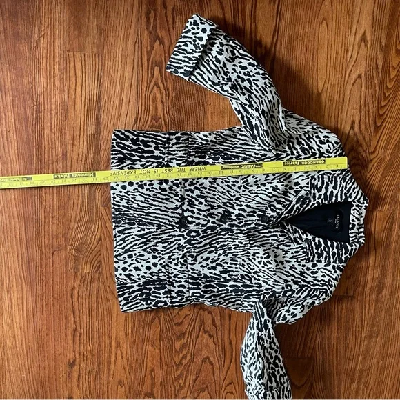 EUC Talbots Black and White Animal Print Blazer - Picture 6 of 6